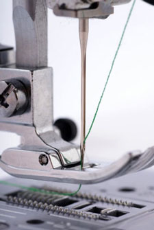 threading a sewing machine needle